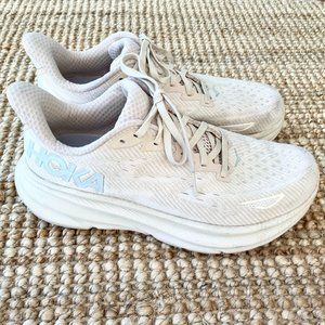 Hoka Clifton 9 size 8